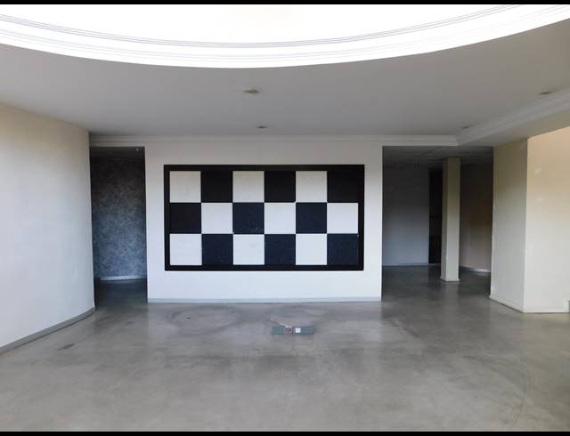 542M² OFFICE TO LET IN HYDE PARK